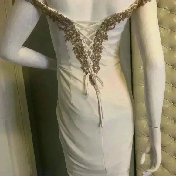 Faviana Glamour - Picture 9 of 13